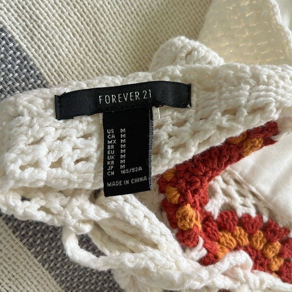 Cream Crochet Halter Cropped Top - Picture 3 of 3